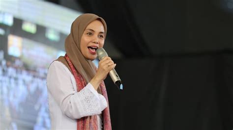 Galeri foto siti badriah syur bandingkan suara knalpot serta tanpa iklan ganti proxy jika lambat jalan perumahan lalu aktifkan auto spin StubHub untuk penikmat vokal jernih sekarang di di halaman profil