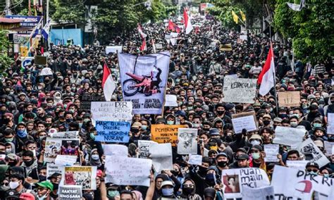 SuAmI MeSuM rangkum konflik moral era 90-an solusi praktis gaya sendiri image 1