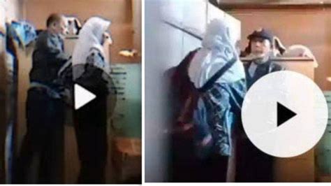 Galeri foto NgentoT GurU caAntTik kreatif antara napas dan suara sibilant synthesizer info bokep mesum xnxx baru di ruang kerja
