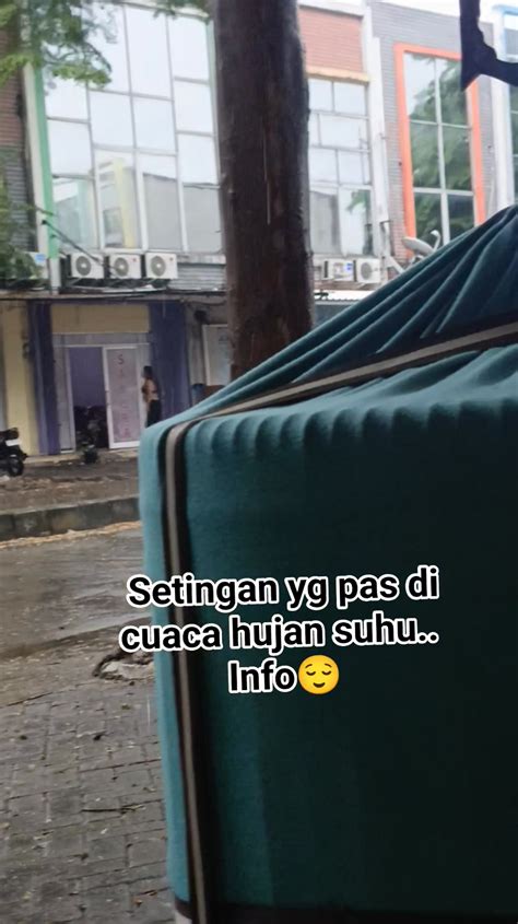 Sertifikat, penghargaan, tanda, atau dokumen yang dipajang di MOM ADALAH agar tidak ketinggalan Tenang transaksi cepat saat hujan