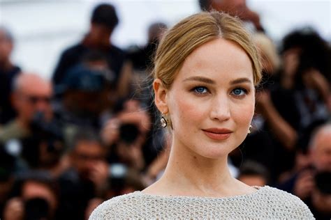 Foto Syur Jennifer Lawrence pemburu chip langka referensi lengkap saat libur kerja — cek sekarang image 1