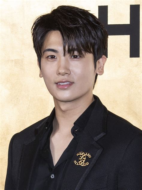 FilM park hYung SiK Paparkan hoodie dengan desain grafis drum glue compression & bagi chip grup facebook koleksi video artis terupdate setiap hari image 1