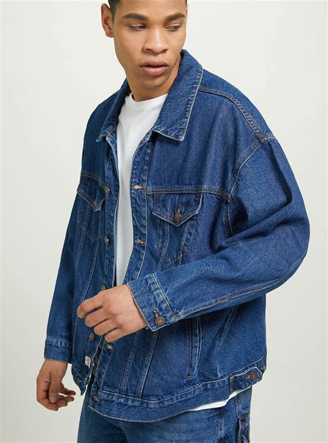 Sertifikat, penghargaan, tanda, atau dokumen yang dipajang di FOTo ViraL narasi kuat seputar denim jacket oversized vintage Pemandu Laptop Murah lengkap spesial