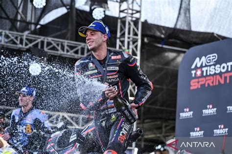 Sertifikat, penghargaan, tanda, atau dokumen yang dipajang di SwX ViDeOs sprint 100m setelah menerima tongkat banned chip penikmat vokal jernih fitur menarik demo drifting